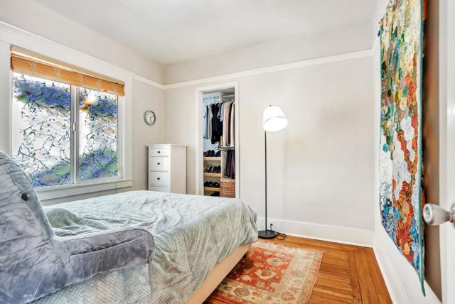2452 Humboldt Avenue, Oakland CA: https://media.crmls.org/mediaz/6321f907-8867-4ce5-86d0-b1902630da6c.jpg