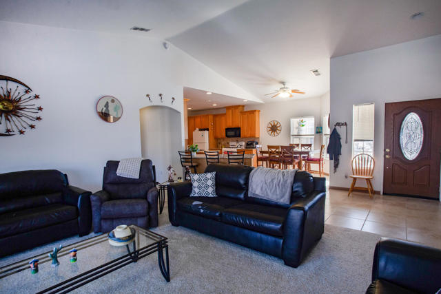 1224 Red Sea Avenue, Thermal CA: https://media.crmls.org/mediaz/6321fc04-8165-4a14-bdd4-186905011d9c.jpg