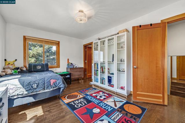 1301 Thomas Dr, Martinez CA: https://media.crmls.org/mediaz/6322b681-2d57-44e2-862d-1a4da18f4501.jpg