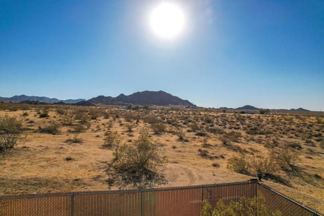 55540 Shannon Road, Landers CA: https://media.crmls.org/mediaz/6322d162-af59-488e-9b7e-80786dd622ff.jpg