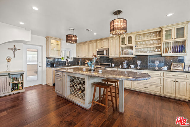 229 Rees Street, Playa del Rey CA: https://media.crmls.org/mediaz/6323335d-767b-48aa-acfb-e1f4678e98a0.jpg