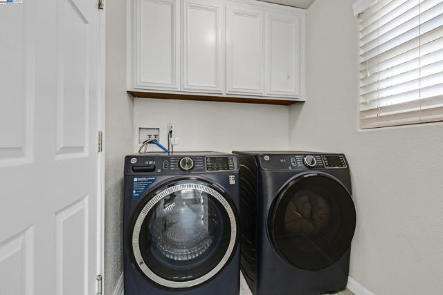 1205 Amber Court, San Leandro CA: https://media.crmls.org/mediaz/6324f605-16c4-42ef-955c-34576a148934.jpg