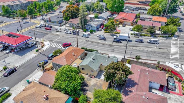 215 Winton Avenue, Hayward CA: https://media.crmls.org/mediaz/6325372a-8ec6-4c95-9f77-7182e639adb2.jpg