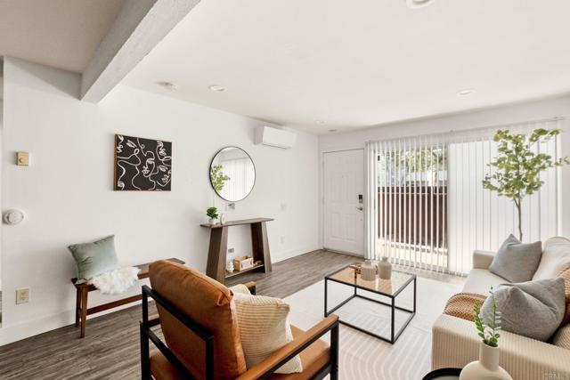 3456 Castle Glen Dr, Mission Valley CA: https://media.crmls.org/mediaz/6325ddbd-5828-48df-b9cc-d4e48e3f0ba2.jpg