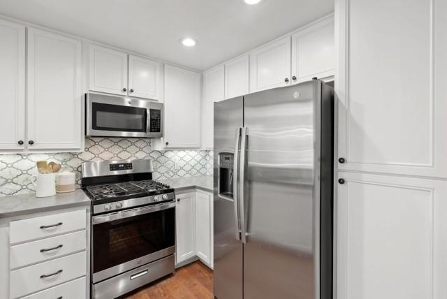 618 Walnut Street, San Carlos CA: https://media.crmls.org/mediaz/63271916-05c3-4688-a532-967ca18dfa32.jpg