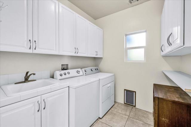14 Collegiate Circle, Rancho Mirage CA: https://media.crmls.org/mediaz/63274657-ed4e-467b-85c2-dd21628e1fce.jpg