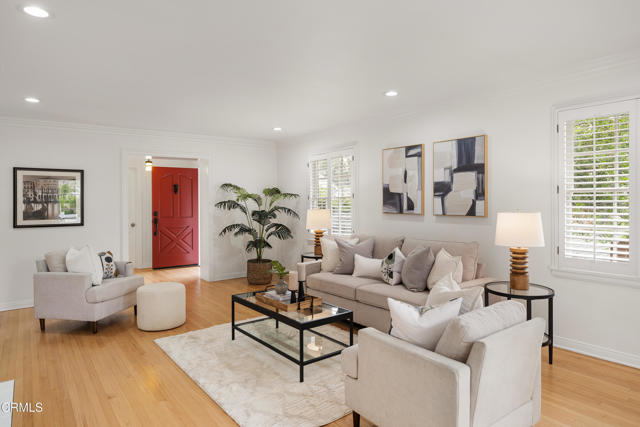 Detail Gallery Image 5 of 74 For 3232 Vickers Dr, Glendale,  CA 91208 - 3 Beds | 2 Baths