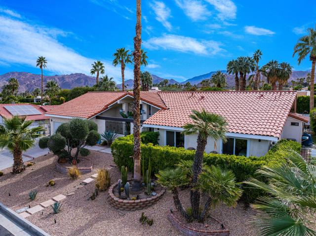 72915 Skyward Way, Palm Desert CA: https://media.crmls.org/mediaz/6328036e-6e94-4ceb-af12-6f9954b723e3.jpg