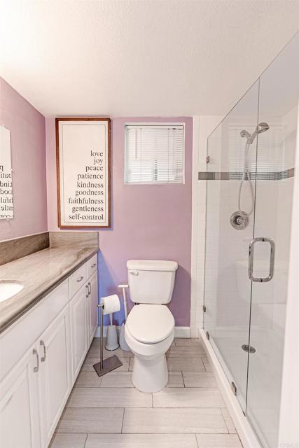 207 Elkwood Ave, Imperial Beach CA: https://media.crmls.org/mediaz/632819d4-cca0-4192-a1bc-c3abb44c04df.jpg