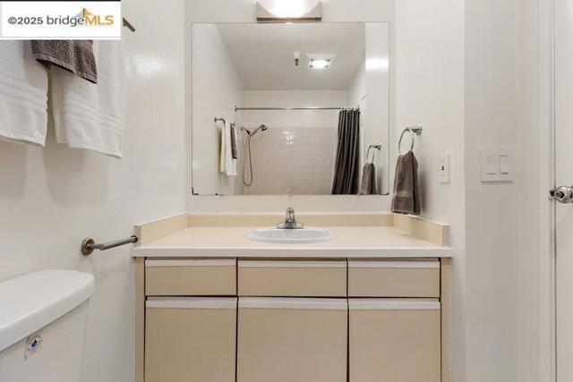 351 Buena Vista Ave E, San Francisco CA: https://media.crmls.org/mediaz/63283566-daf2-4196-82aa-f8fd37164ca1.jpg