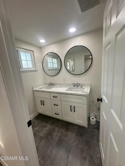 2042 Arcane Street, Simi Valley CA: https://media.crmls.org/mediaz/63285fbc-0055-4350-8516-b891c9d0559c.jpg