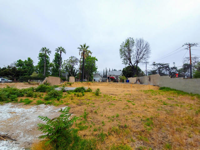 356 W Palm Street, Altadena CA: https://media.crmls.org/mediaz/63289b2a-1447-46b6-a39d-7378597dae54.jpg