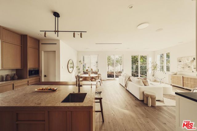 2114 Pier Avenue, Santa Monica CA: https://media.crmls.org/mediaz/632afead-819a-4cc4-80db-3d93ae45656f.jpg