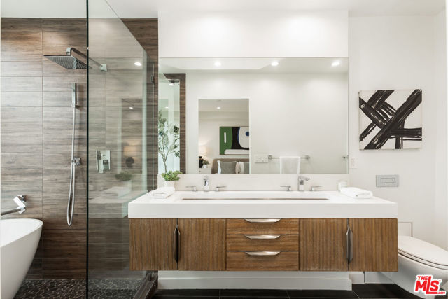 11337 Pearl Street, Los Angeles CA: https://media.crmls.org/mediaz/632bcd4d-9d15-4bcb-a0f7-1250d11d80a5.jpg