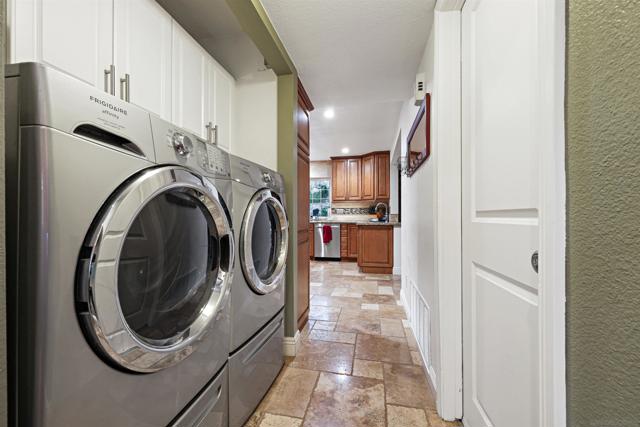 10976 Pallon Way, San Diego CA: https://media.crmls.org/mediaz/632bce64-037b-43a0-acc0-6e619e8fa2c5.jpg
