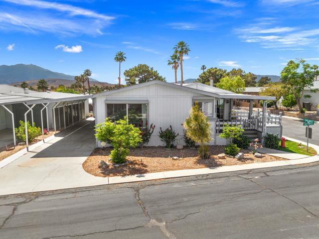 74711 Dillon Road, Desert Hot Springs CA: https://media.crmls.org/mediaz/632cc060-d216-41f5-bd36-3e2fdbdbf77d.jpg