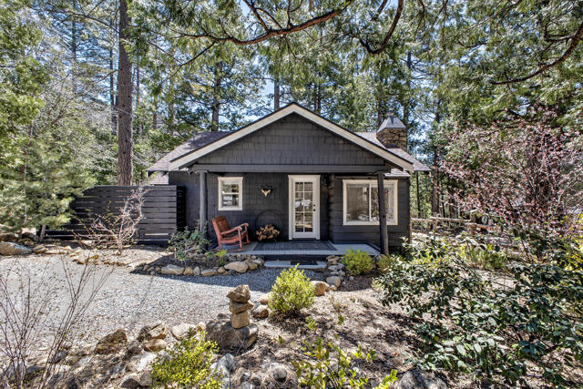 54755 N Circle Dr, Idyllwild, CA 92549