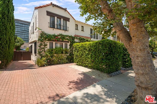 6410 W 6th Street, Los Angeles CA: https://media.crmls.org/mediaz/632d9233-d1f7-423d-be40-58a7faf57209.jpg