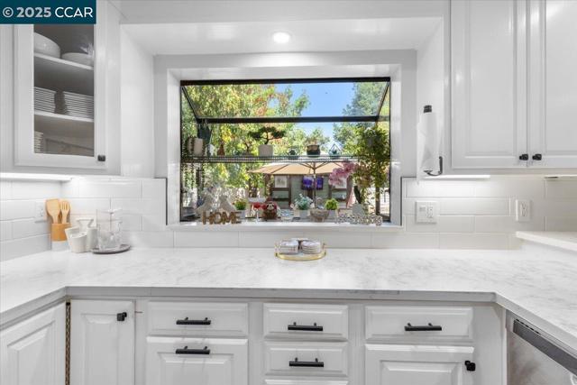 5497 Silver Sage Ct, Concord CA: https://media.crmls.org/mediaz/632ddda2-9350-432d-bea0-b47bdad05658.jpg
