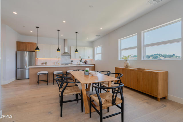 3874 W Point Drive, Los Angeles CA: https://media.crmls.org/mediaz/632de2fe-7a6f-4f9c-b3ba-119e5fbf57b7.jpg