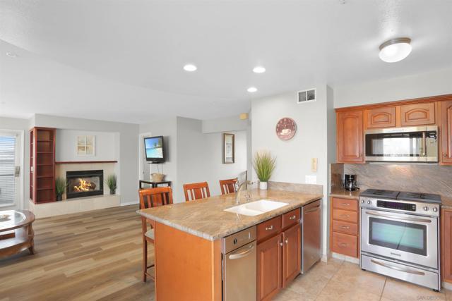 1100 Seacoast Dr, Imperial Beach CA: https://media.crmls.org/mediaz/632dee6a-03c7-4752-9f42-3aba47d2ae97.jpg