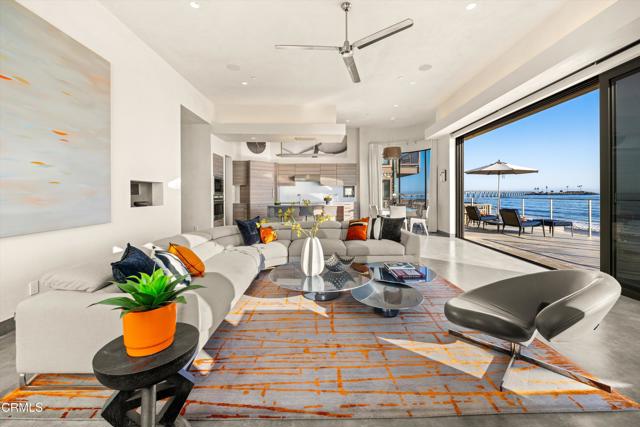 6768 Breakers Way, Ventura CA: https://media.crmls.org/mediaz/632e07b0-257b-4924-a729-1a4647468c2a.jpg