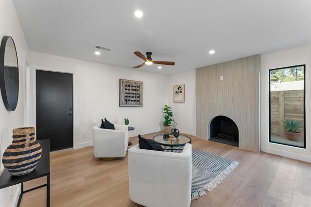 5777 Desert View Drive, La Jolla CA: https://media.crmls.org/mediaz/632e4f51-5d76-46ff-b1cf-86c348035298.jpg