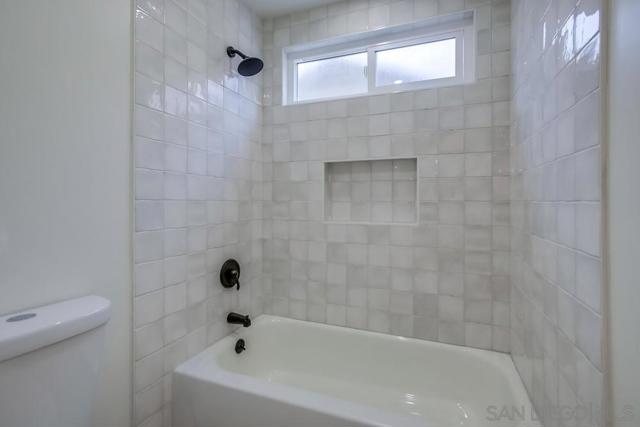 Image 21 of 60 For 4966 Lakewood Ct