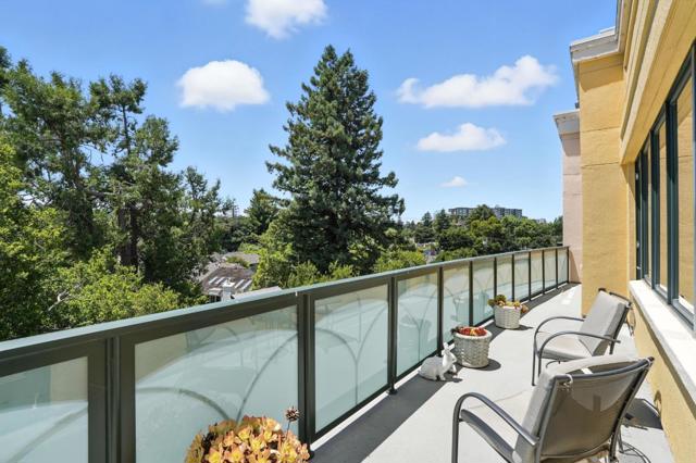 10 Crystal Springs Road, San Mateo CA: https://media.crmls.org/mediaz/633050c9-4b06-4a02-ac1d-74b2d7edfab4.jpg