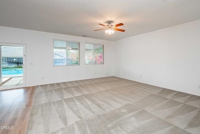 10909 Rainwater Lane, Bakersfield CA: https://media.crmls.org/mediaz/63307ab6-3f2f-45e8-a525-c7593fc0b905.jpg