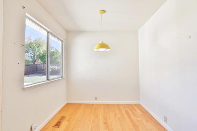 6871 Tunbridge Way, San Jose CA: https://media.crmls.org/mediaz/6330848a-a0bc-40f1-8d1b-ee461c1a6f30.jpg