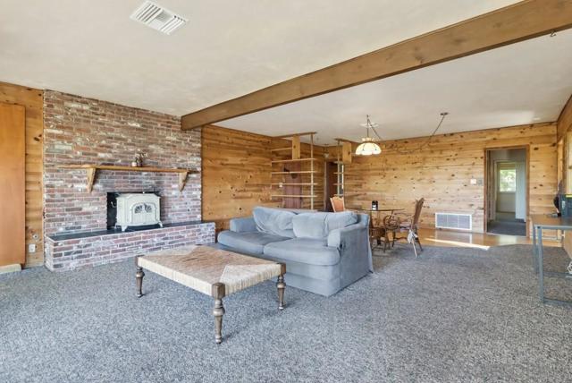 602 Starbright Ln, Alpine CA: https://media.crmls.org/mediaz/6330f2b0-ddc0-4956-aa7a-dde5994f0144.jpg