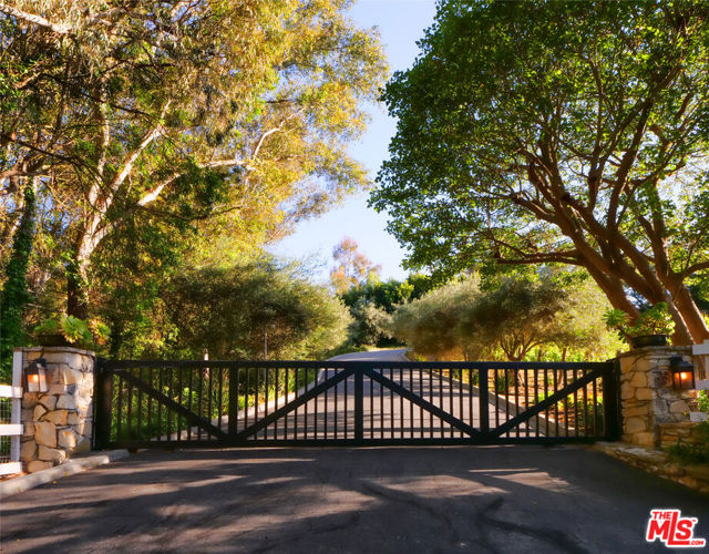 30 Portuguese Bend Road, Rolling Hills, California 90274, 4 Bedrooms Bedrooms, ,4 BathroomsBathrooms,Residential,Sold,Portuguese Bend,25552299