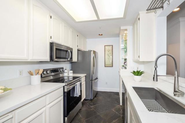 2309 Hastings Shore Lane, Redwood City CA: https://media.crmls.org/mediaz/6331b1d3-3c0d-4750-8469-09ea387d0381.jpg