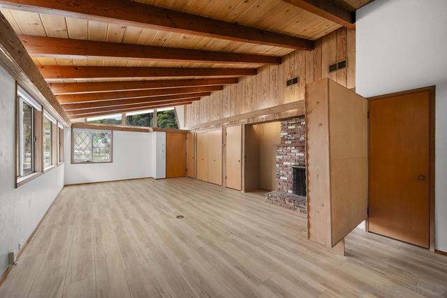 4316 Haines St, San Diego CA: https://media.crmls.org/mediaz/6331ba23-011e-4097-849a-4511d372a1f6.jpg