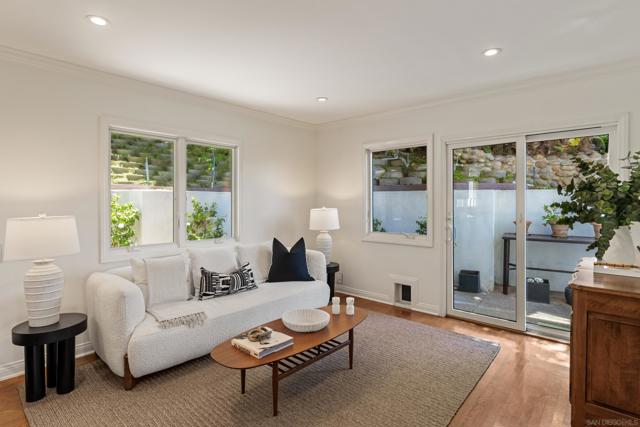 1543 Soledad Avenue, La Jolla CA: https://media.crmls.org/mediaz/63331cf9-4dac-4876-864c-8c21bafb5715.jpg