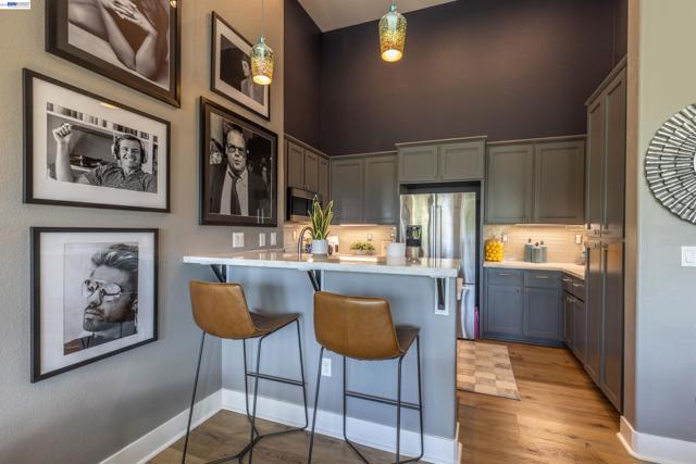 Image 3 of 46 For 228 1st St  