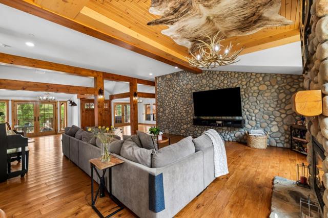 8697 Dyer Road, Salinas CA: https://media.crmls.org/mediaz/6333d034-a221-41c5-85f4-b43737b179f0.jpg