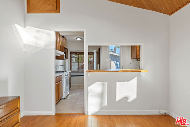 912 Victoria Avenue photo 10