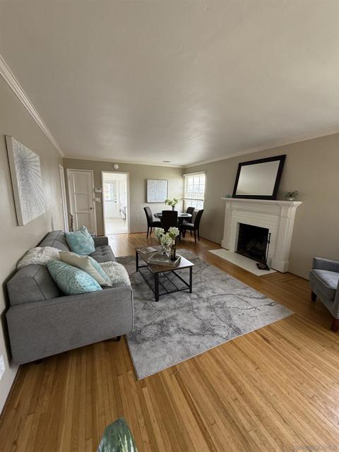 1205 Park Row, La Jolla CA: https://media.crmls.org/mediaz/6334515c-a205-426d-96aa-595c182b55b9.jpg
