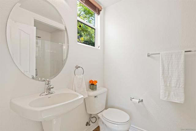 1726 BLUE WATER LANE, San Marcos CA: https://media.crmls.org/mediaz/63348919-54f3-4de5-96b5-4768e536263e.jpg
