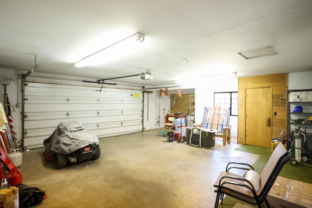 108 Palomino Drive, Big Bear CA: https://media.crmls.org/mediaz/6334a7b1-4824-4a24-9cec-98b0cada2515.jpg
