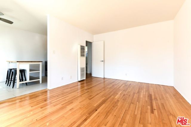 2033 Cloverfield Boulevard, Santa Monica CA: https://media.crmls.org/mediaz/6336216a-c34d-44d6-84af-9f27ed83231d.jpg