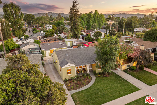 11536 Otsego Street, Valley Village CA: https://media.crmls.org/mediaz/63363834-de31-4686-8d05-6c69bafd020a.jpg