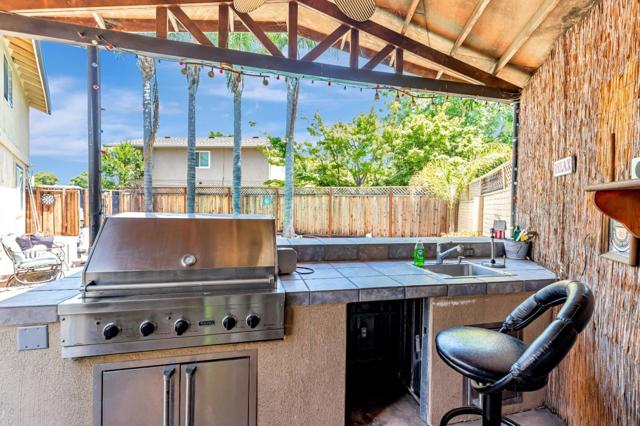 1298 Hersman Drive, Gilroy CA: https://media.crmls.org/mediaz/6336b8db-1275-421a-a85a-d7bca008b9ee.jpg