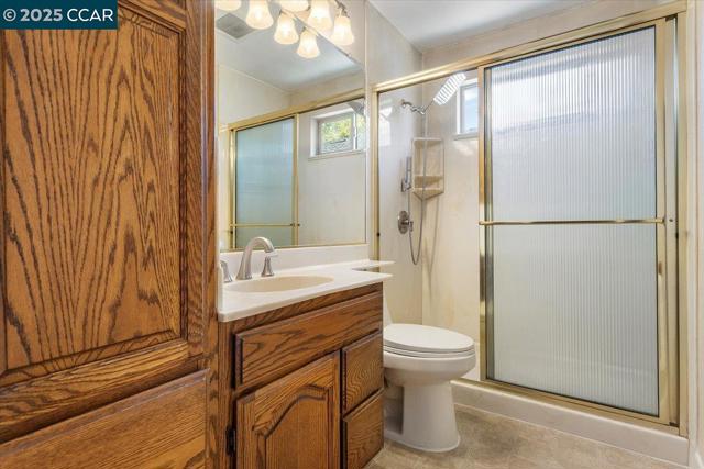15745 Via Corta, San Lorenzo CA: https://media.crmls.org/mediaz/6337610e-e314-4614-91b3-0005c220cd7e.jpg