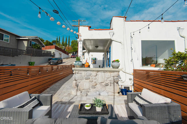 401 Del Norte Street, Los Angeles CA: https://media.crmls.org/mediaz/633829e8-cab9-4d1f-94d7-674752a8b9da.jpg