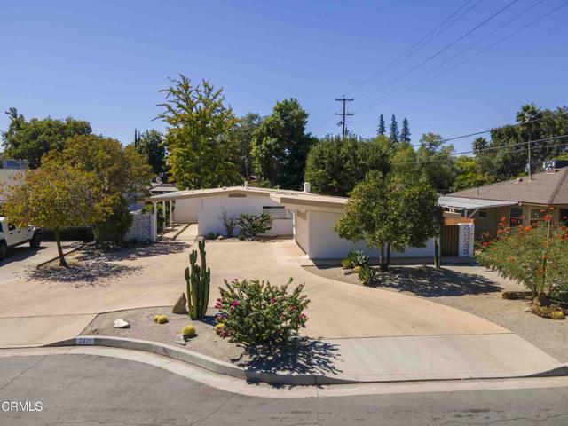 Detail Gallery Image 5 of 57 For 2421 C St, Bakersfield,  CA 93301 - 2 Beds | 2 Baths