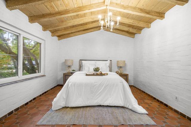 3691 Laguna Avenue, Palo Alto CA: https://media.crmls.org/mediaz/6338acfd-1818-4c52-8998-5ba1b1aca73b.jpg