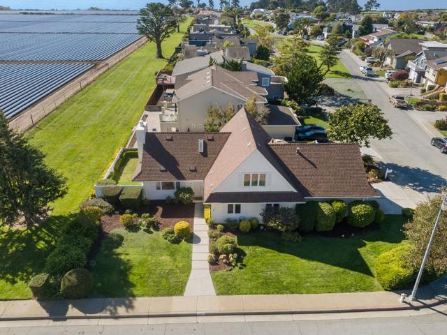 246 Via Novella, Aptos CA: https://media.crmls.org/mediaz/6338b96c-dd0c-4f78-969b-050f079924b7.jpg